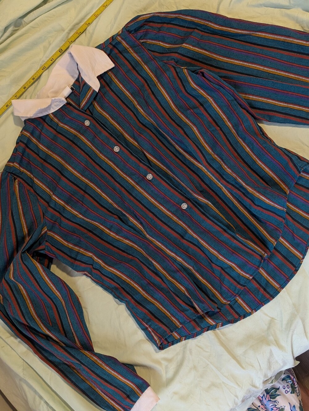 PresentTense Vintage Women's Cropped Button Down